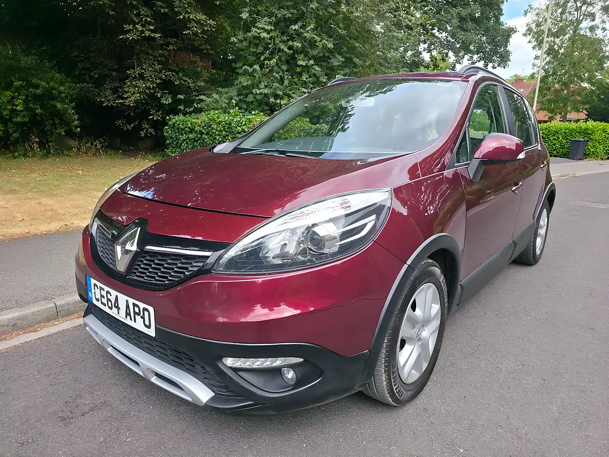 Used 2014 Renault Scenic Xmod Dynamique Tomtom Red - Interior and Exterior details 3