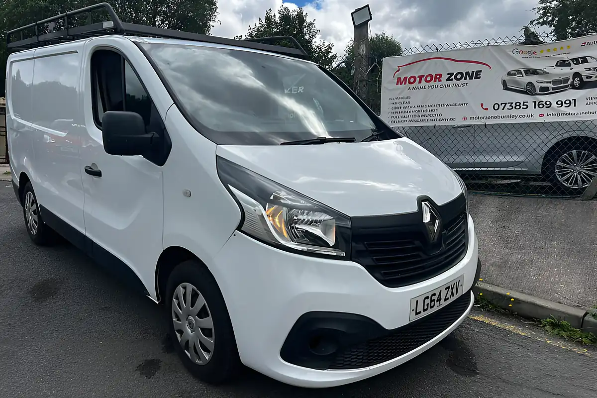 Used 2014 Renault Trafic Business+ White - Front View