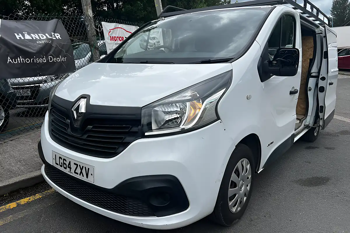 Used 2014 Renault Trafic Business+ White - Interior and Exterior details 3