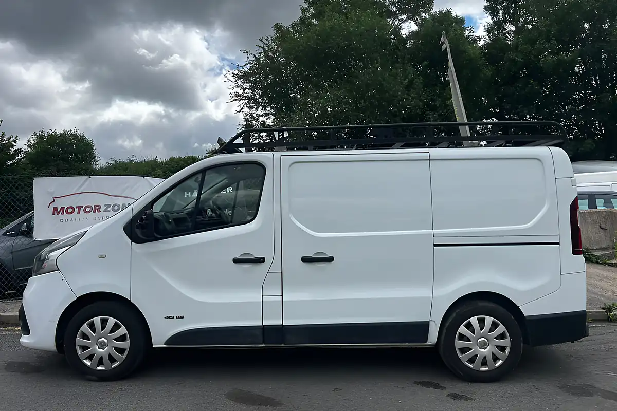 Used 2014 Renault Trafic Business+ White - Interior and Exterior details 5