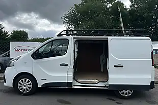 Used 2014 Renault Trafic Business+ White - Interior and Exterior details 6