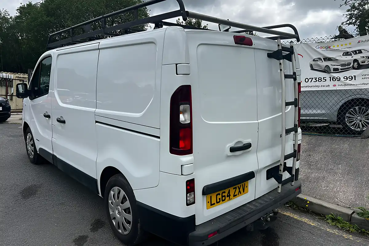 Used 2014 Renault Trafic Business+ White - Interior and Exterior details 7