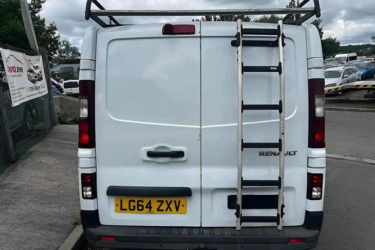 Used 2014 Renault Trafic Business+ White - Interior and Exterior details 8