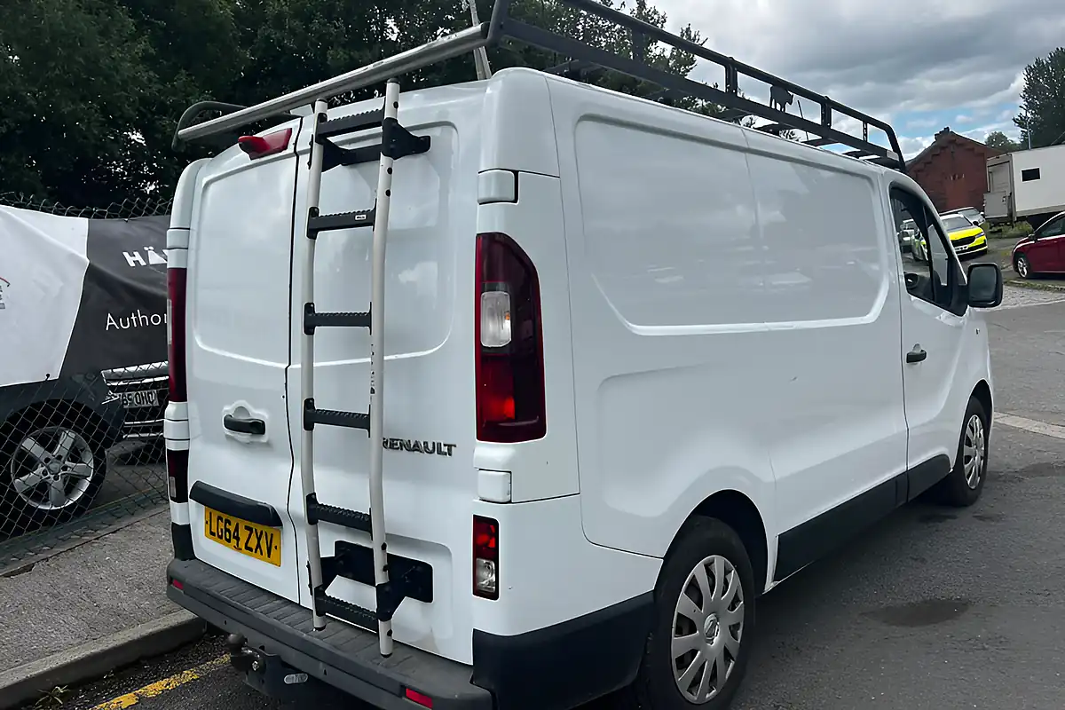 Used 2014 Renault Trafic Business+ White - Interior and Exterior details 9
