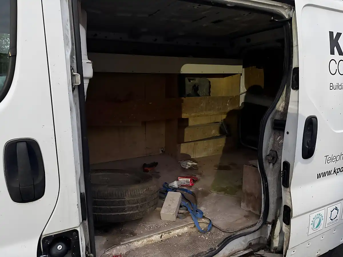 Used 2014 Renault Trafic SL27 Sport L1 H1 White - Interior and Exterior details 14