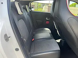 Used 2014 Renault Twingo Dynamique White - Interior and Exterior details 10
