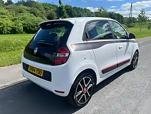 Used 2014 Renault Twingo Dynamique White - Interior and Exterior details 2