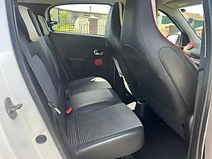 Used 2014 Renault Twingo Dynamique White - Interior and Exterior details 9