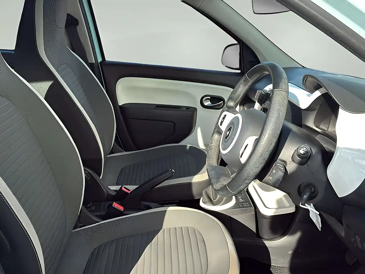Used 2014 Renault Twingo Play Powder Blue - Interior and Exterior details 7