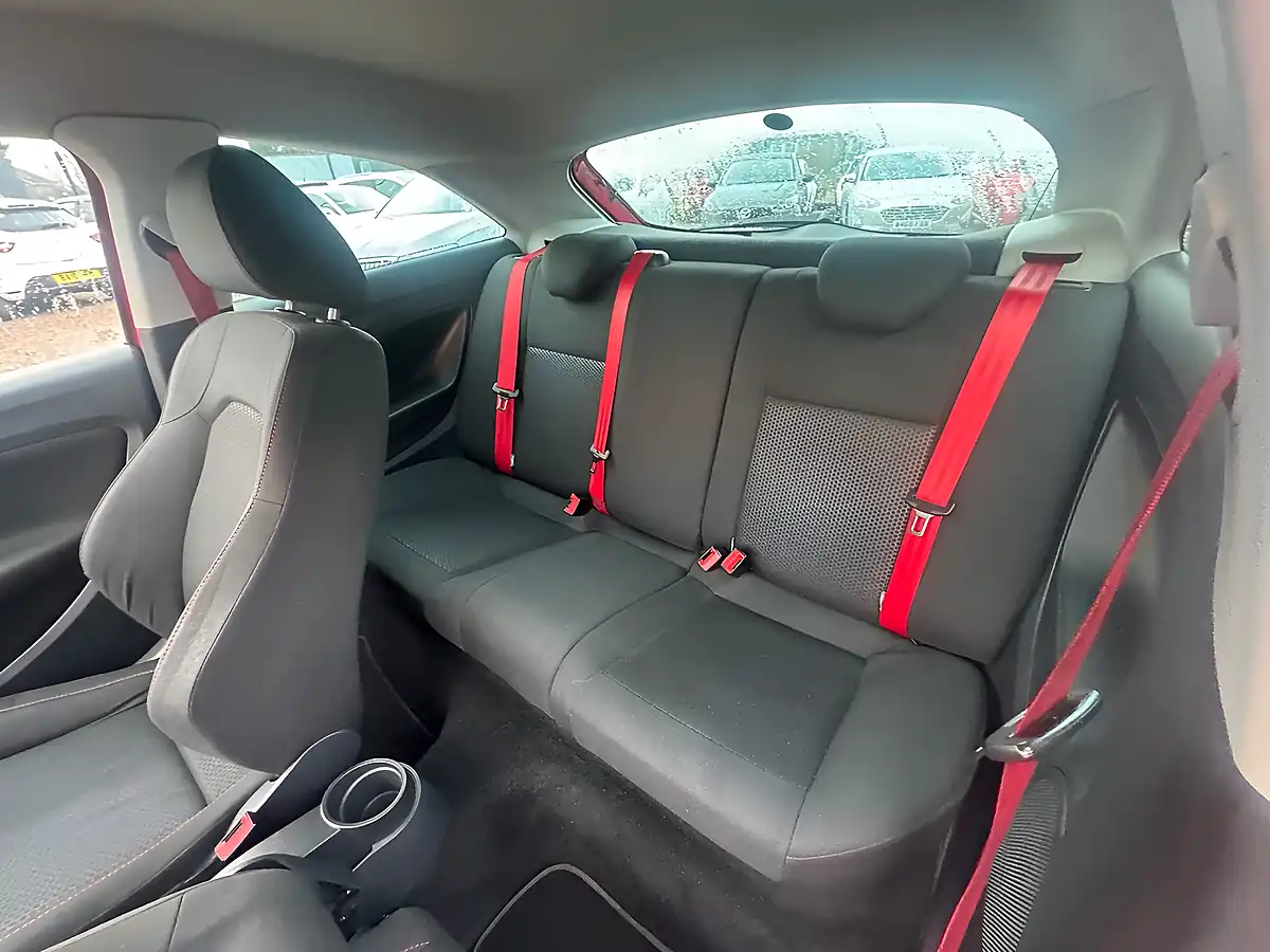 Used 2014 SEAT Ibiza Fr Edition Red - Interior and Exterior details 13