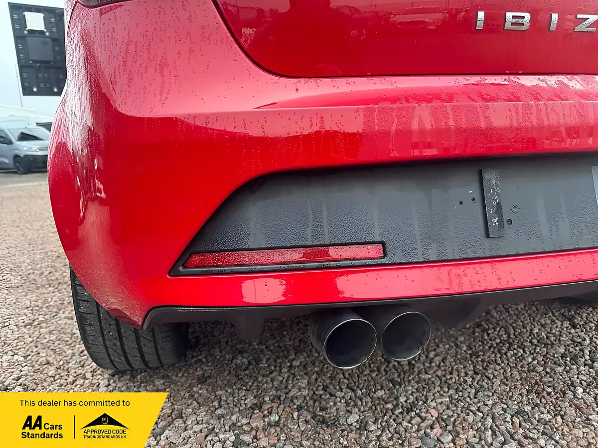 Used 2014 SEAT Ibiza Fr Edition Red - Interior and Exterior details 8