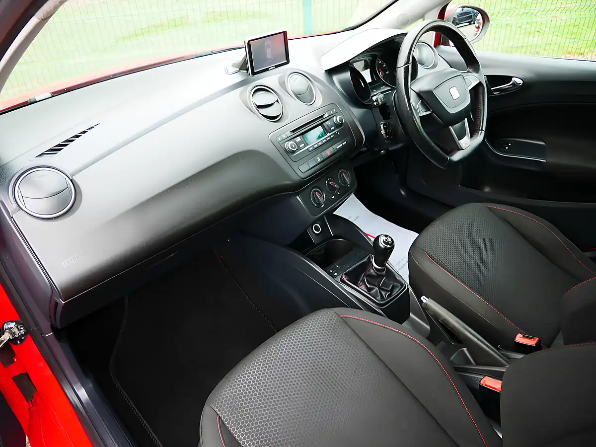 Used 2014 SEAT Ibiza Fr Emocion Red - Interior and Exterior details 10