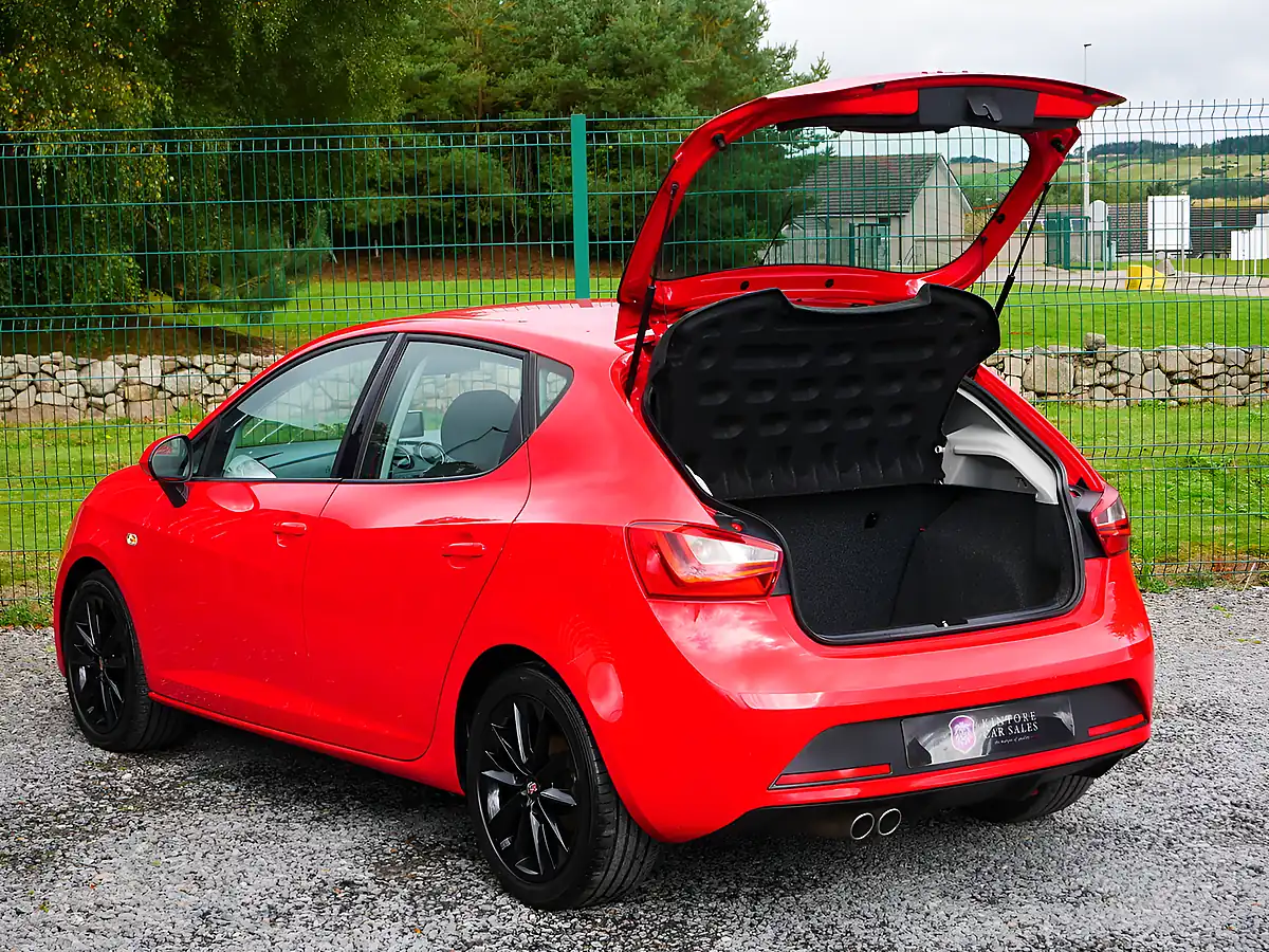 Used 2014 SEAT Ibiza Fr Emocion Red - Interior and Exterior details 13