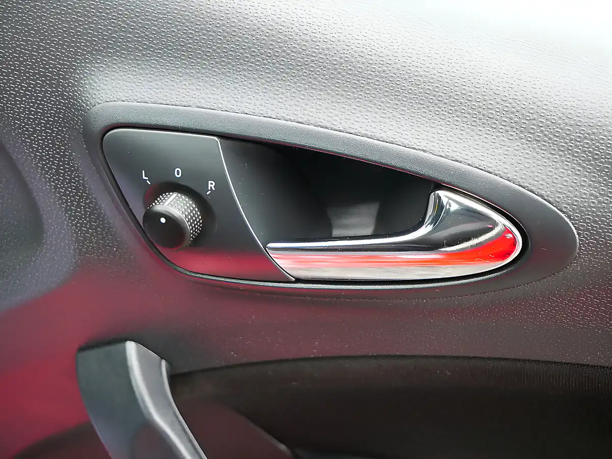 Used 2014 SEAT Ibiza Fr Emocion Red - Interior and Exterior details 17