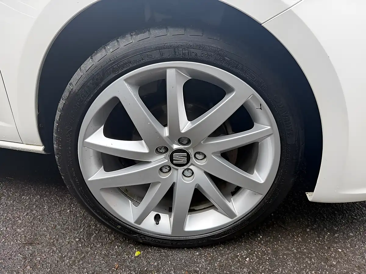 Used 2014 SEAT Ibiza Fr Sport White - Interior and Exterior details 10