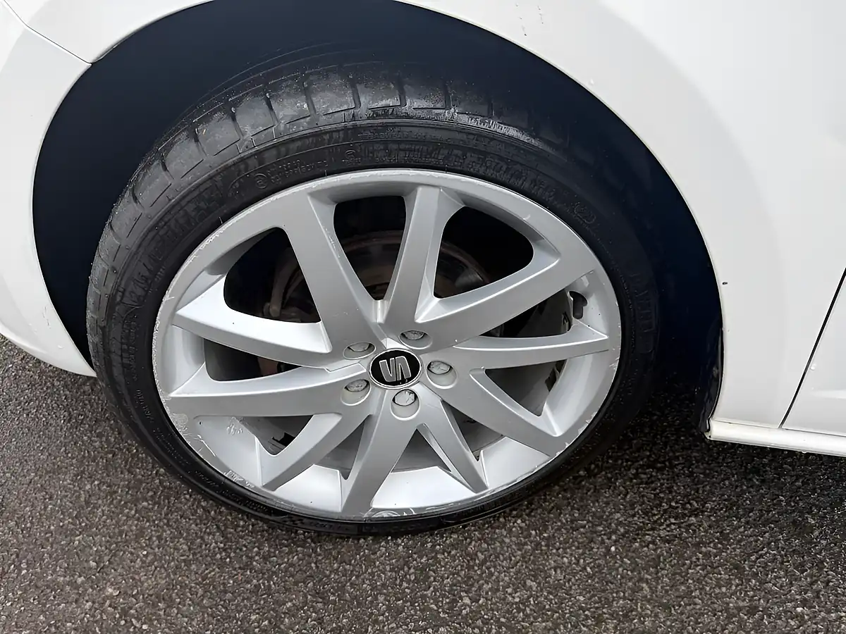 Used 2014 SEAT Ibiza Fr Sport White - Interior and Exterior details 12