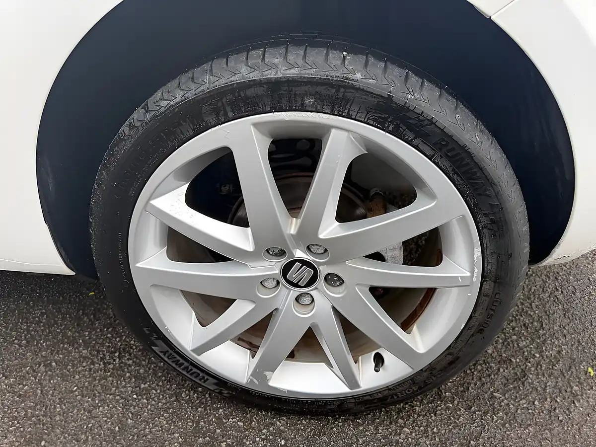 Used 2014 SEAT Ibiza Fr Sport White - Interior and Exterior details 13