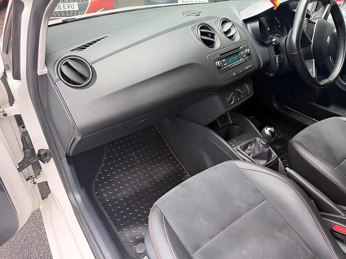Used 2014 SEAT Ibiza Fr Sport White - Interior and Exterior details 15