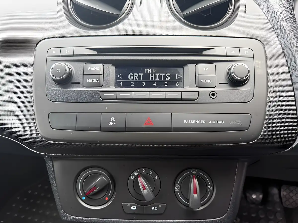 Used 2014 SEAT Ibiza Fr Sport White - Interior and Exterior details 18