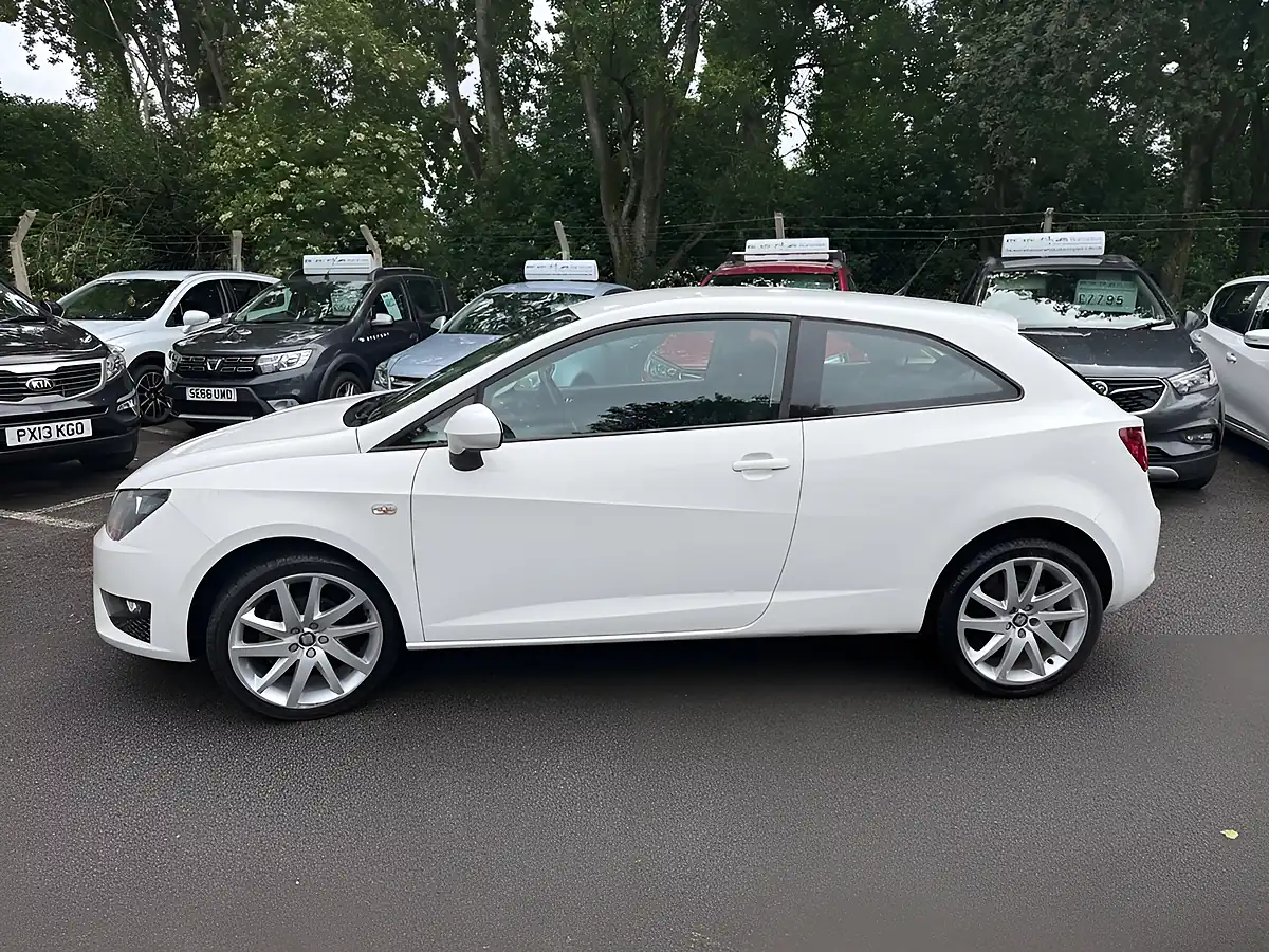 Used 2014 SEAT Ibiza Fr Sport White - Interior and Exterior details 3