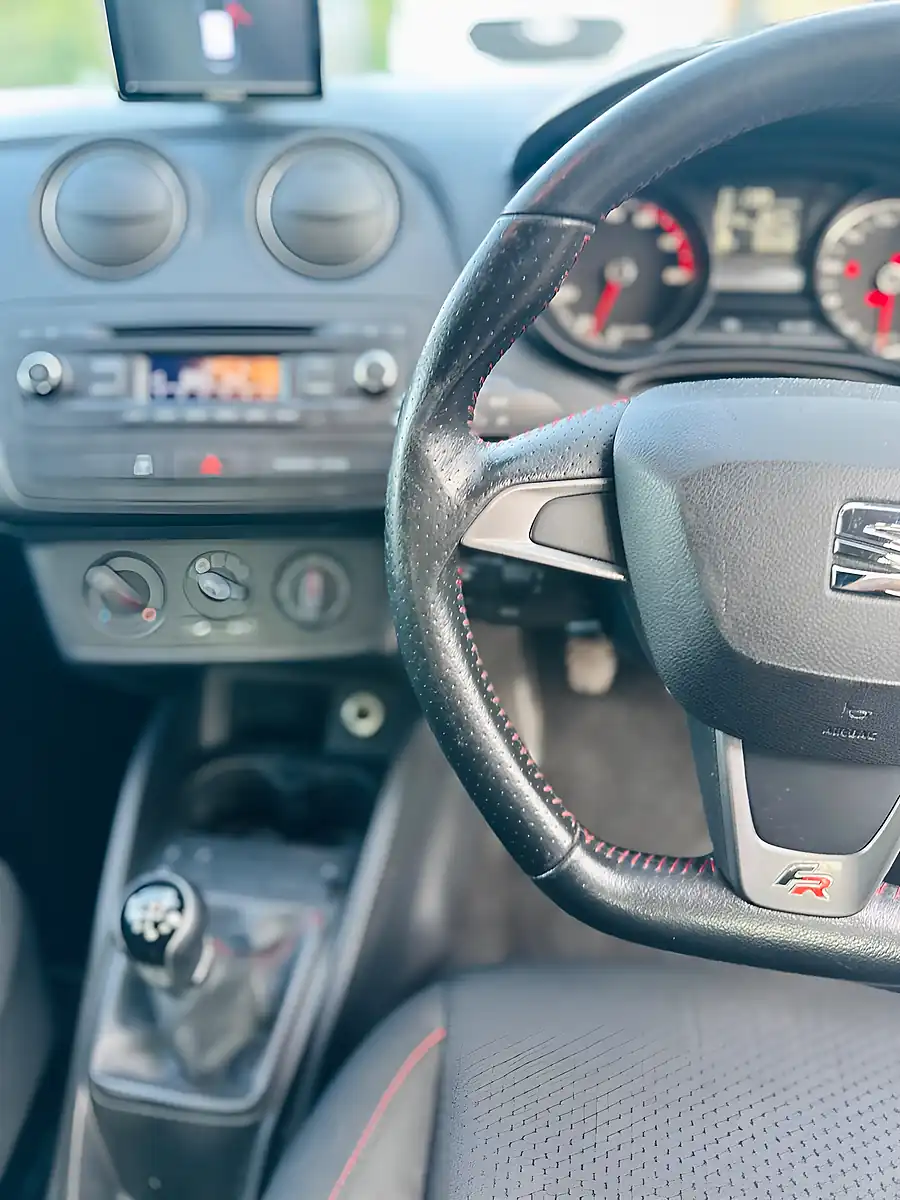 Used 2014 SEAT Ibiza Fr White - Interior and Exterior details 12