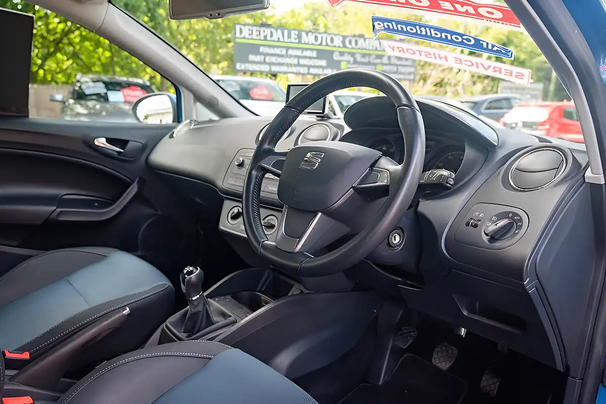 Used 2014 SEAT Ibiza I-Tech Bahama Blue - Interior and Exterior details 14