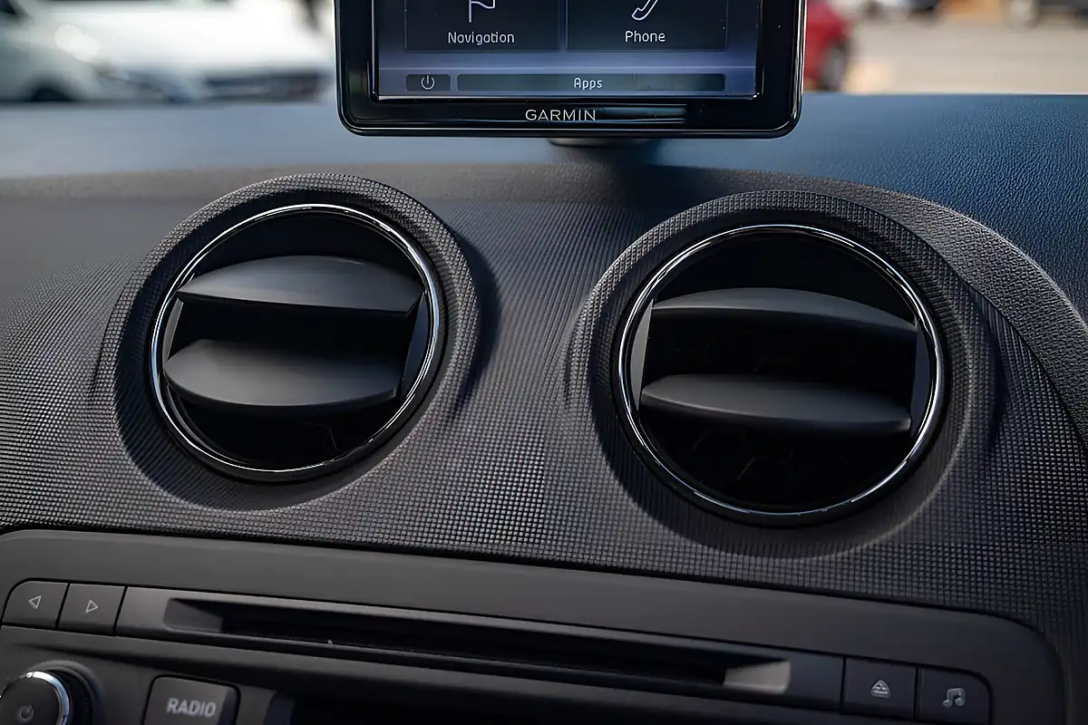 Used 2014 SEAT Ibiza I-Tech Bahama Blue - Interior and Exterior details 19