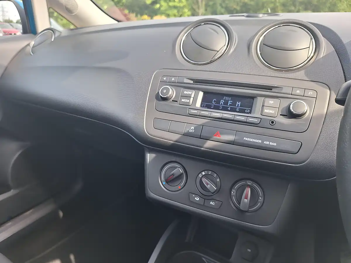 Used 2014 SEAT Ibiza Toca Blue - Interior and Exterior details 14