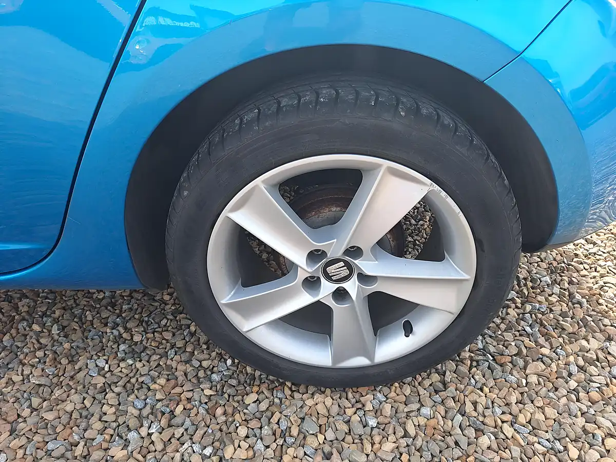 Used 2014 SEAT Ibiza Toca Blue - Interior and Exterior details 6