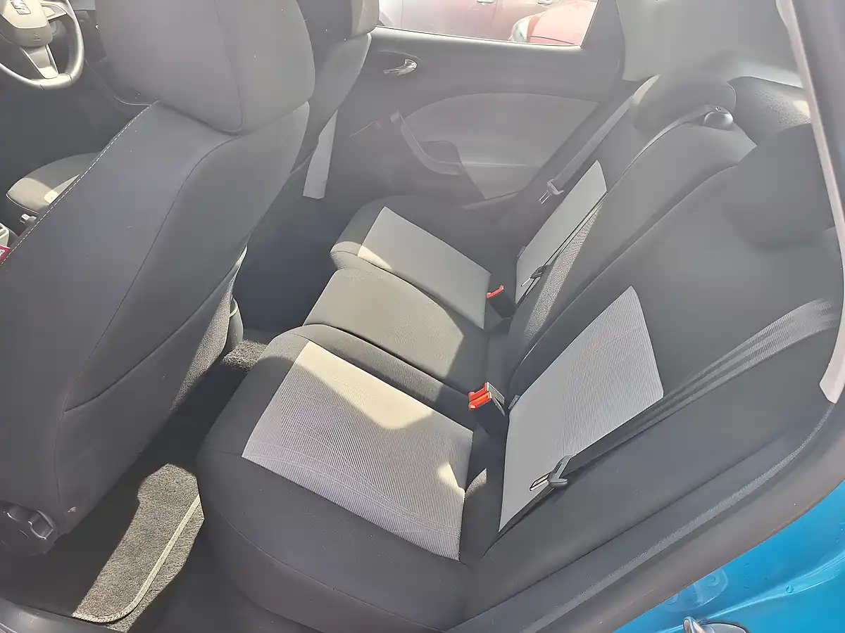 Used 2014 SEAT Ibiza Toca Blue - Interior and Exterior details 9