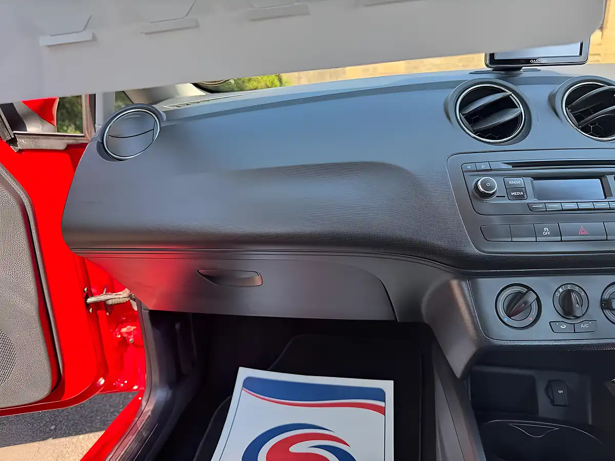Used 2014 SEAT Ibiza Toca Red - Interior and Exterior details 14
