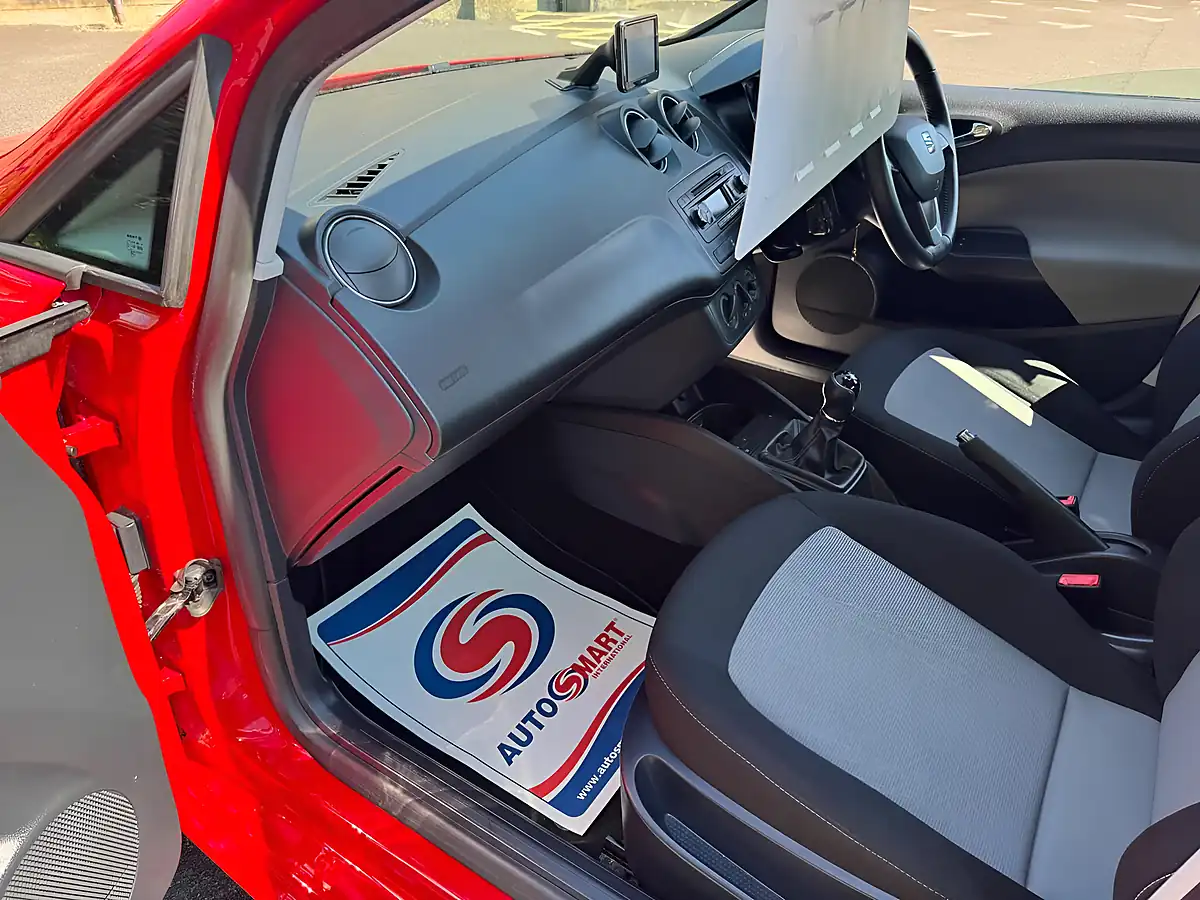 Used 2014 SEAT Ibiza Toca Red - Interior and Exterior details 18