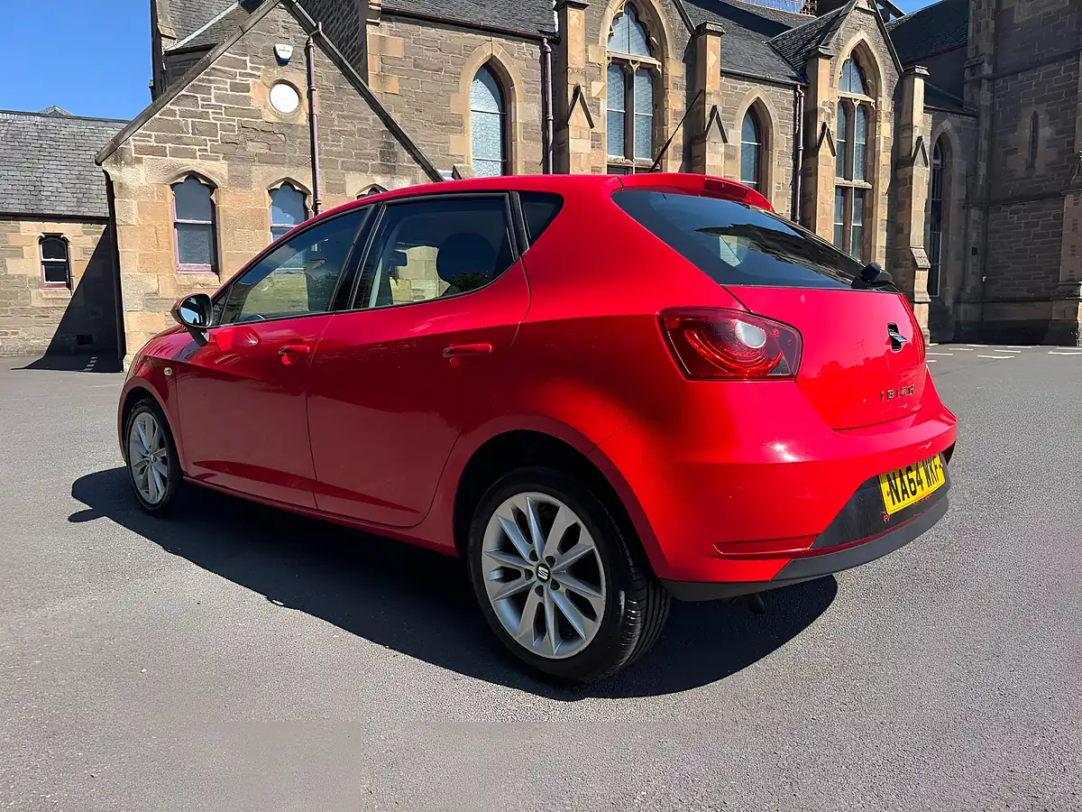 Used 2014 SEAT Ibiza Toca Red - Interior and Exterior details 5