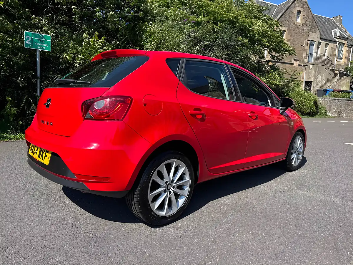 Used 2014 SEAT Ibiza Toca Red - Interior and Exterior details 6