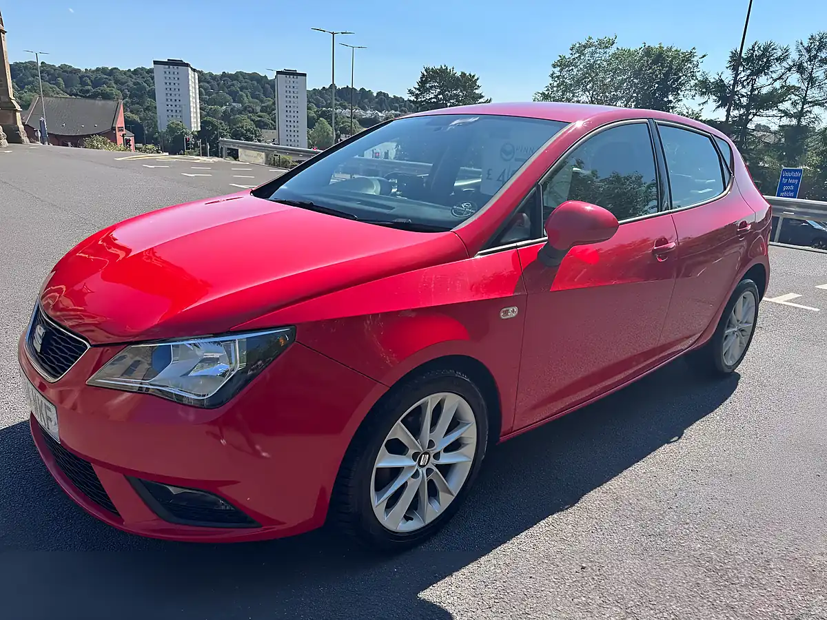 Used 2014 SEAT Ibiza Toca Red - Interior and Exterior details 9