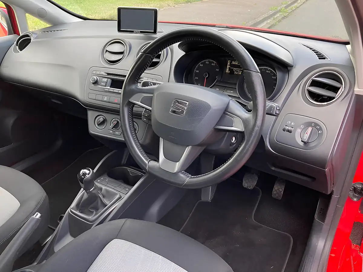 Used 2014 SEAT Ibiza Toca Red - Interior and Exterior details 12