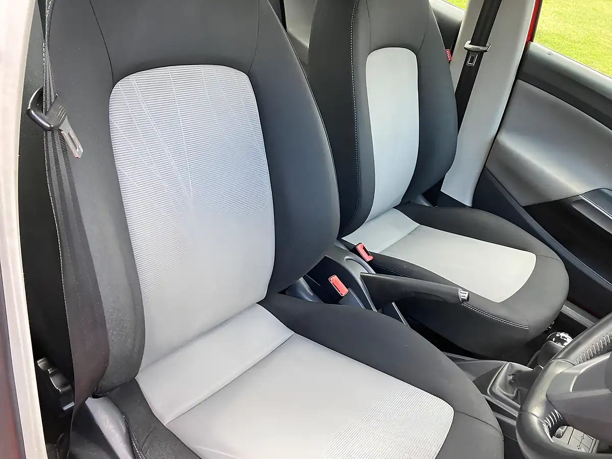 Used 2014 SEAT Ibiza Toca Red - Interior and Exterior details 14