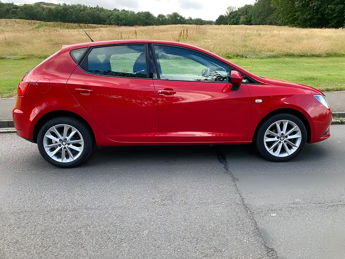 Used 2014 SEAT Ibiza Toca Red - Interior and Exterior details 2