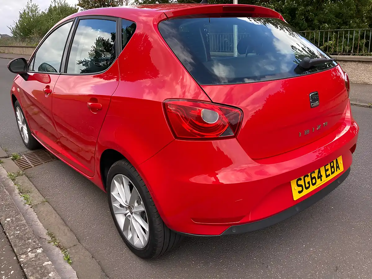 Used 2014 SEAT Ibiza Toca Red - Interior and Exterior details 5