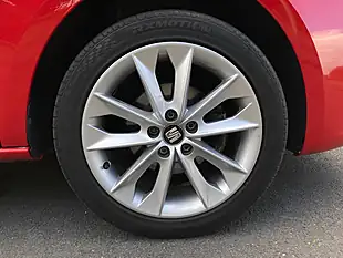 Used 2014 SEAT Ibiza Toca Red - Interior and Exterior details 9