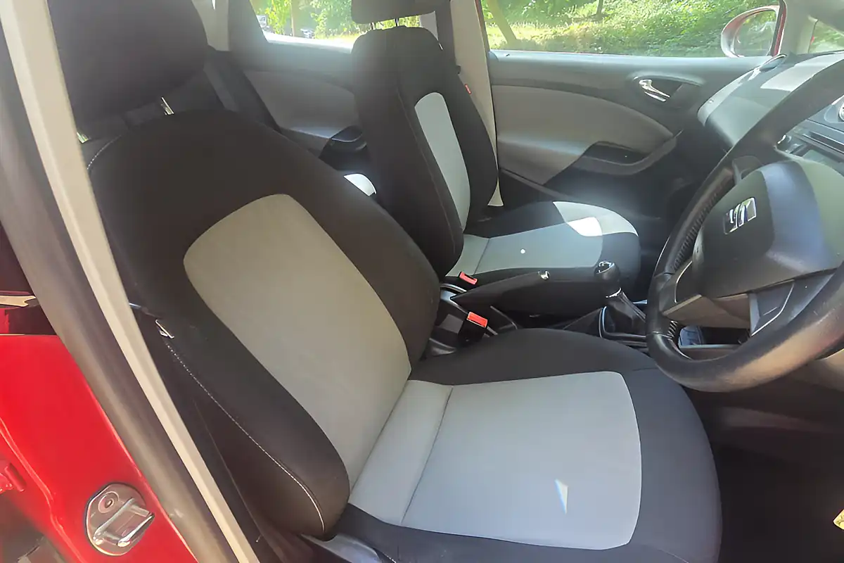 Used 2014 SEAT Ibiza Toca Red - Interior and Exterior details 13