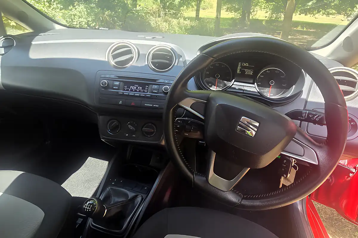 Used 2014 SEAT Ibiza Toca Red - Interior and Exterior details 14