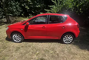 Used 2014 SEAT Ibiza Toca Red - Interior and Exterior details 4