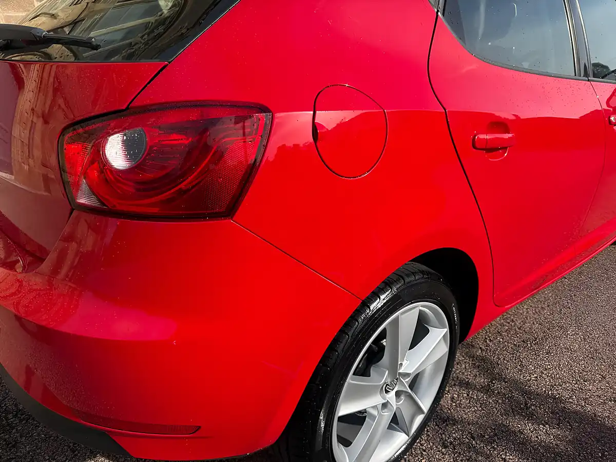 Used 2014 SEAT Ibiza Toca Red - Interior and Exterior details 12