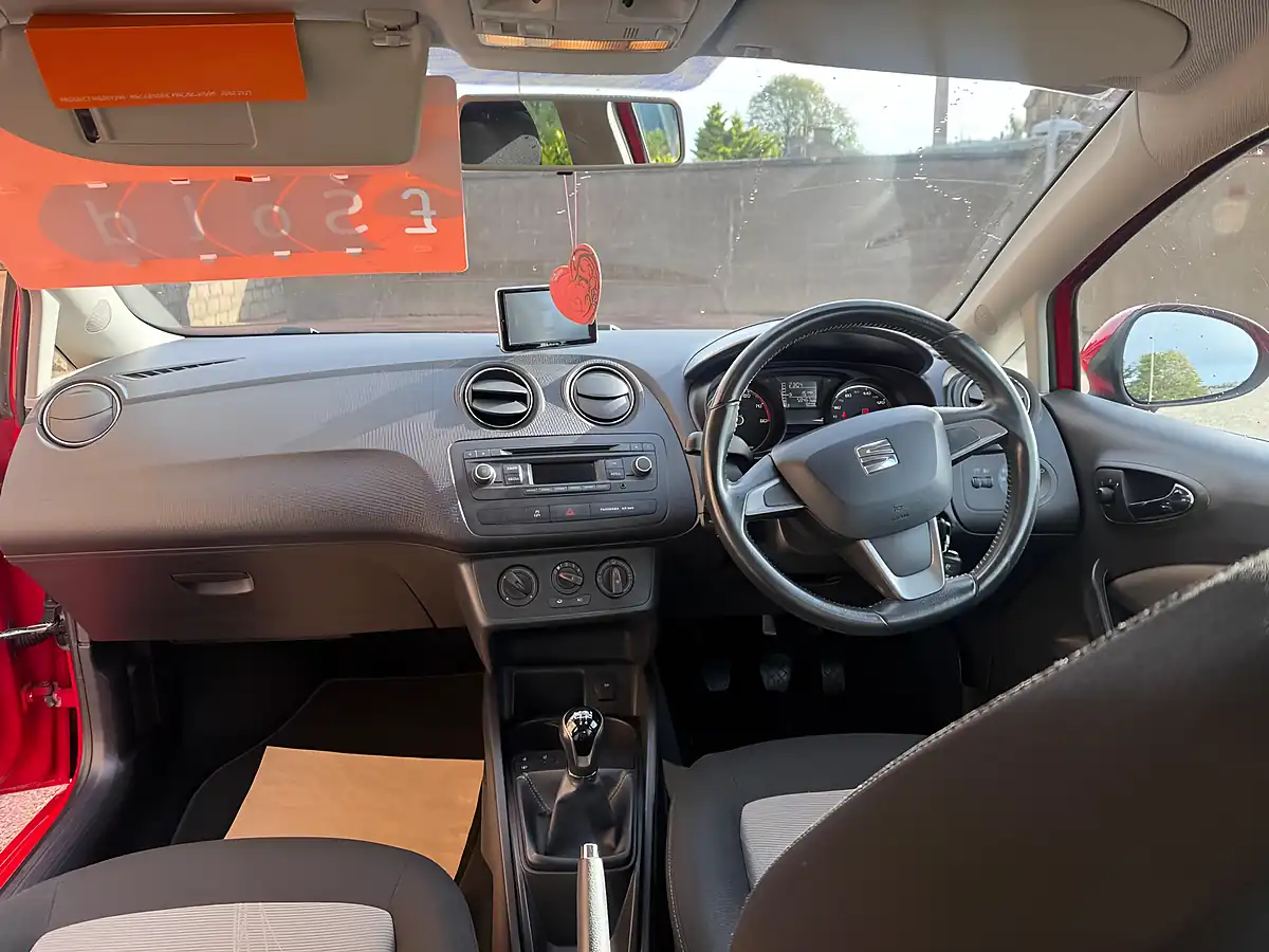 Used 2014 SEAT Ibiza Toca Red - Interior and Exterior details 19