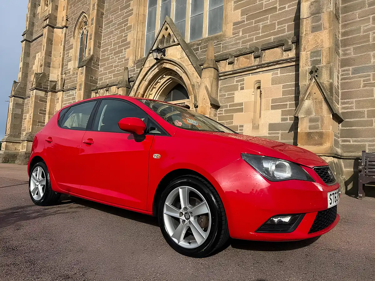 Used 2014 SEAT Ibiza Toca Red - Interior and Exterior details 2