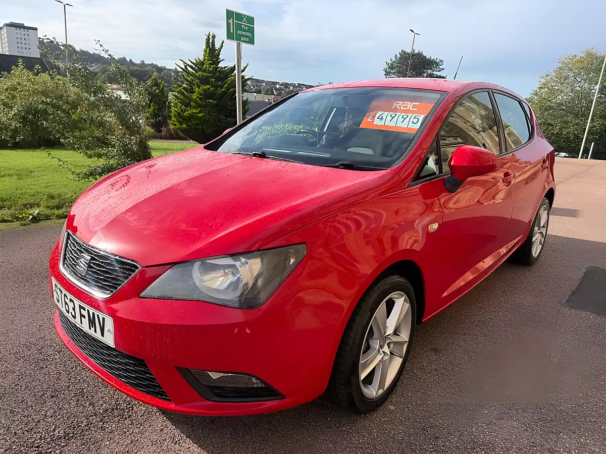 Used 2014 SEAT Ibiza Toca Red - Interior and Exterior details 3