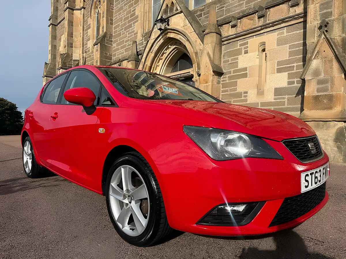 Used 2014 SEAT Ibiza Toca Red - Interior and Exterior details 7