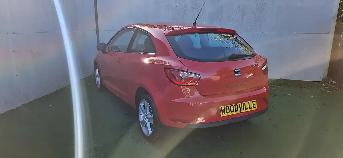 Used 2014 SEAT Ibiza Toca Red - Interior and Exterior details 10