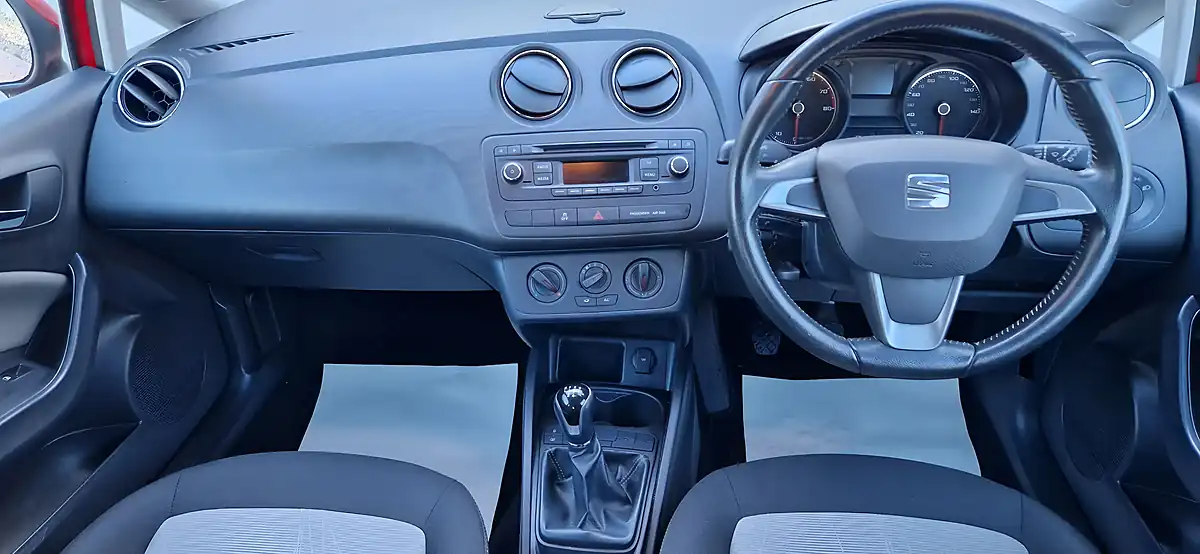 Used 2014 SEAT Ibiza Toca Red - Interior and Exterior details 12